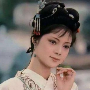 《红楼梦》里的薛宝钗是一个情商高的人 她的性格有哪些特点 ...