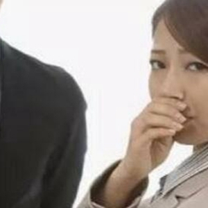 口臭的原因和治疗方法，吃什么食物可以缓解口臭？