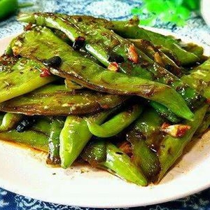 虎皮青椒的做法，家常做法和肉馅搭配都过瘾