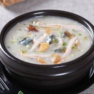 皮蛋瘦肉粥怎么做好吃？掌握这一诀窍做出正宗口味不腥