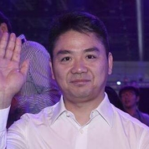 王思聪开撕“奶茶妹妹”睡二代，刘强东的回应，让王思聪下不了台面 ...