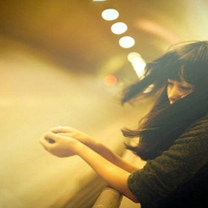 委屈的伤感爱情句子，压抑的十人九人悲的伤感语录