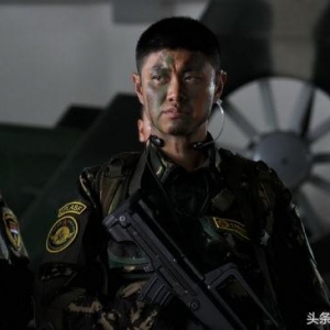 一部戏用了8个替身，全程坐着拍戏，却被吴京称为是最敬业的演员 ...