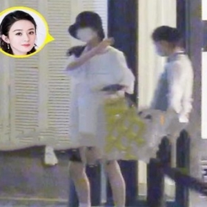 赵丽颖带儿子现身，爱子想想正面照偷拍曝光非常可爱