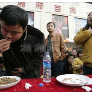 谁都有感觉活不下去的时候，安慰人的最佳方式就是告诉他你比他还惨 ...
