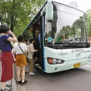 公交车上司机的暗语，你必须要警惕了！