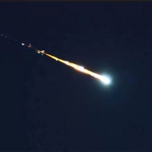 一大块火球横空划过澳大利亚，残余物可能外星陨石