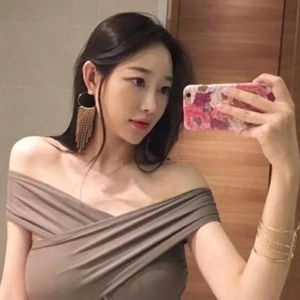 结婚后和公婆住一起 每次公公和我在厨房我都会感觉尴尬这是正常吗 ...