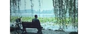 饭后河边散步朋友圈短句,饭后散步湖边发朋友圈句子？