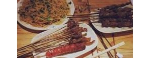 烧烤聚餐的简短句子,聚会烧烤发朋友圈的句子？