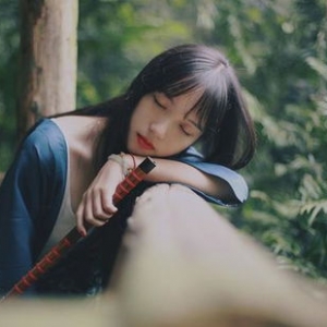 伤感个性签名女生心累短句,女人压抑心累的句子？