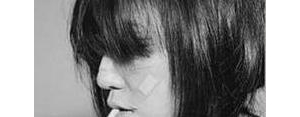 抽烟的女人句子,谁能谁出几个失恋后爱上烟的句子吗？