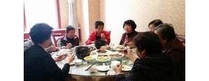 姐妹团聚的句子,母亲姐妹相聚的句子？