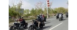 朋友圈关于摩托车的句子,骑摩托车的朋友圈句子？