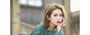 形容衣服装扮的短句,形容穿衣打扮漂亮的句子？