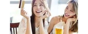 和闺蜜简单吃个饭的句子,和闺蜜吃饭发朋友圈的短句？