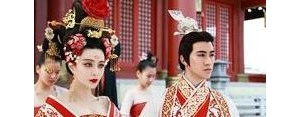 关于后宫的短句,介绍皇后执掌后宫的句子？