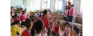 教师和孩子们一起简短句子,老师和学生一起携手同行的句子？ ...