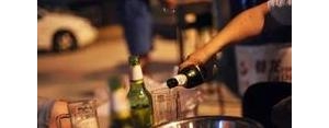适合喝啤酒发的朋友圈句子,关于喝啤酒发朋友圈的句子？