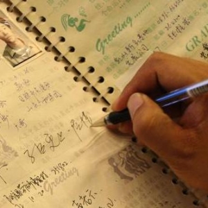 毕业怀念学校时光的简短句子,毕业分离句子：母校每一个角落，都珍藏着我们的友情，弥 ...