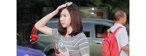 秀腿的句子,描写女生大腿白的句子？