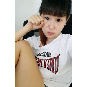 形容小女孩可爱萌短句,描写女生可爱外貌的句子？
