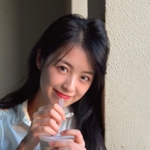 形容闺蜜好的搞笑句子,闺蜜搞笑文案？