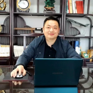 励志：穷小子白手起家创立4家公司，设立奖学金回馈母校