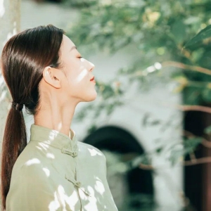 38个经典诗词句子，祝福所有女人，最适合今天发朋友圈