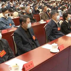 众星参加重要会议登新闻联播，吴京上台演讲，于和伟着装引争议