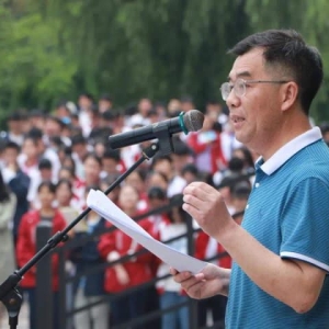 5000字长文刷爆朋友圈！金华这位“励志老师”坚持15年撰文为高考生加油