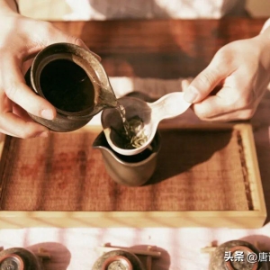 饮茶，或与友人乐，或遇见自己