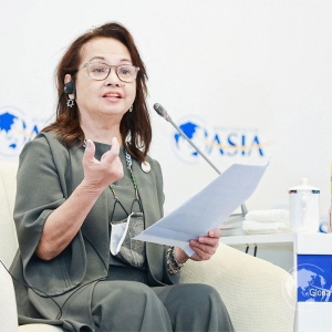 阿罗约：今天我们坐在这里谈南海问题，我想说说60年前那场危机