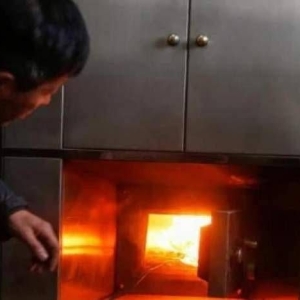 女尸竟然"复活"！东莞殡仪馆现场混乱