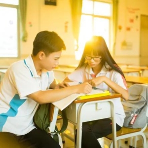 情感短篇故事8⃣️:17岁的单车不载爱情