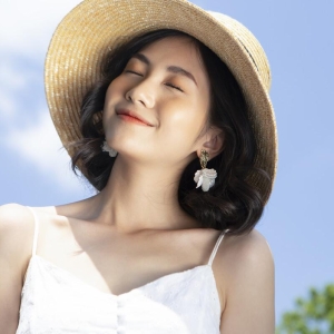 情感故事：旅游时与大十岁已婚女人的一段情，结局我被抛弃了