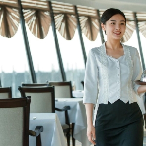情感故事：那年，我与宾馆漂亮女服务员的故事