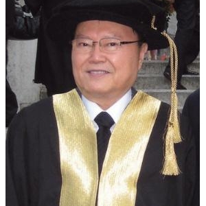 15岁被辞退励志开一家大工厂，十几年后成为牛仔裤大王