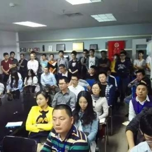 和领导共事，掌握这三个相处之道，让领导抢着跟你交朋友