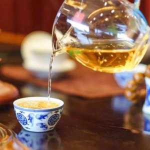 夏日饮茶发朋友圈！10条精彩文案，助你畅享清凉时光！