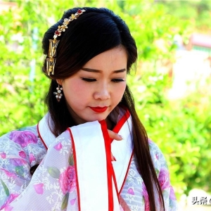 聊斋奇闻：矮汉送鱼上门，被贪淫美妇拉进屋，妇人：快杀鱼取鳔