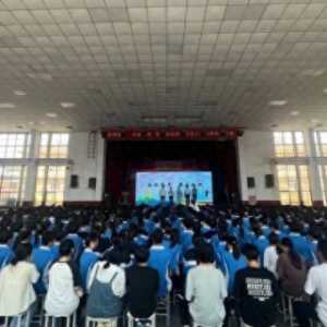 洛宁县高级中学：举行2023届高考励志报告会