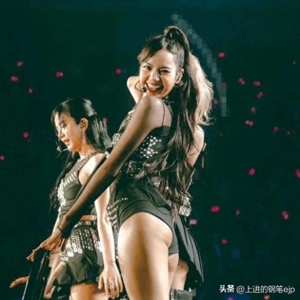 Lisa的舞台服装太离谱！甚至没有穿安全裤？娱乐新闻简直太火爆！