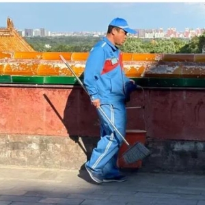 颐和园最强扫地僧走红网络，张旭为什么被大家称为最强扫地僧