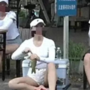 美丽少女集结，钱财换特殊享受！