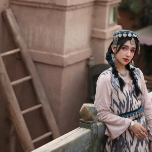 故事：去新疆旅行时，与一位当地漂亮女人发生一场爱情故事