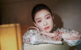 明星美图 倪妮 身着粉色立体花卉刺绣服 桃粉娇艳 如花神般绽放
