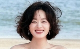 赵丽颖罕见动怒，公开反击媒体称「假新闻」，导演冯小刚出面灭火