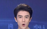太帅了！河南卫视新闻男主播火了，仅20岁，网友：突然爱上看新闻