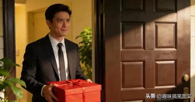 笑话，男友进家门